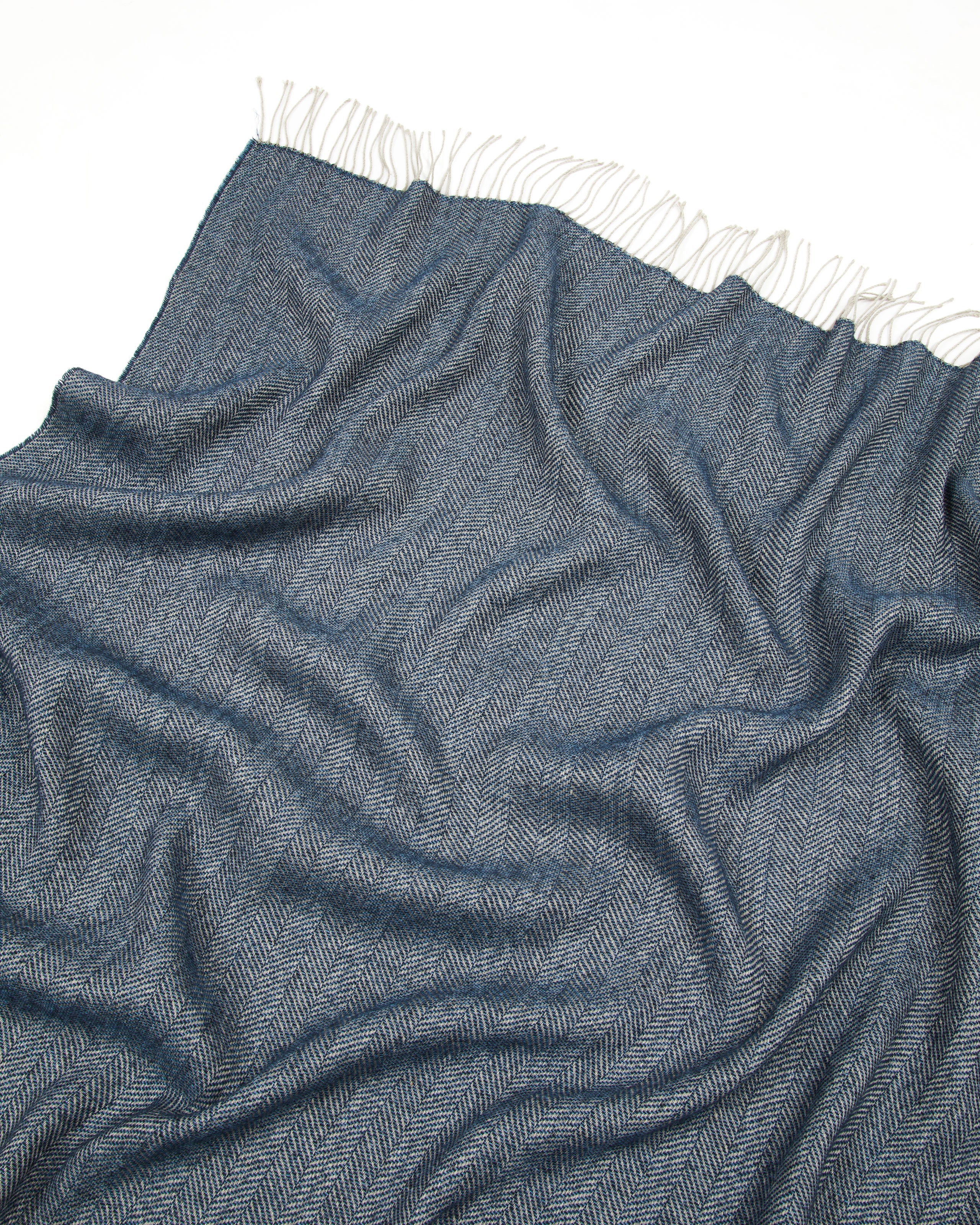 Calais Throw - Image 6