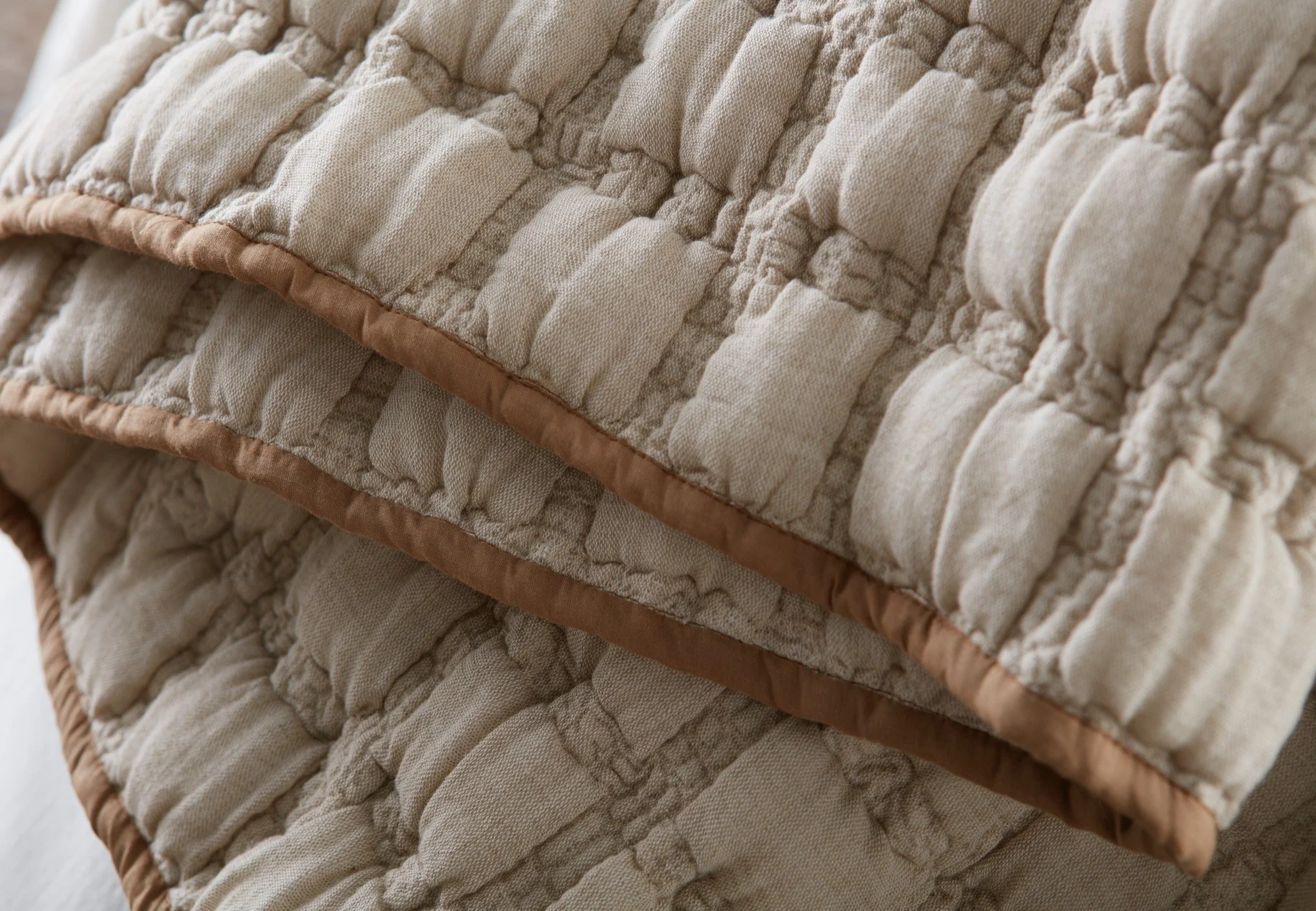 Claudia Quilt Wheat Queen - Image 3