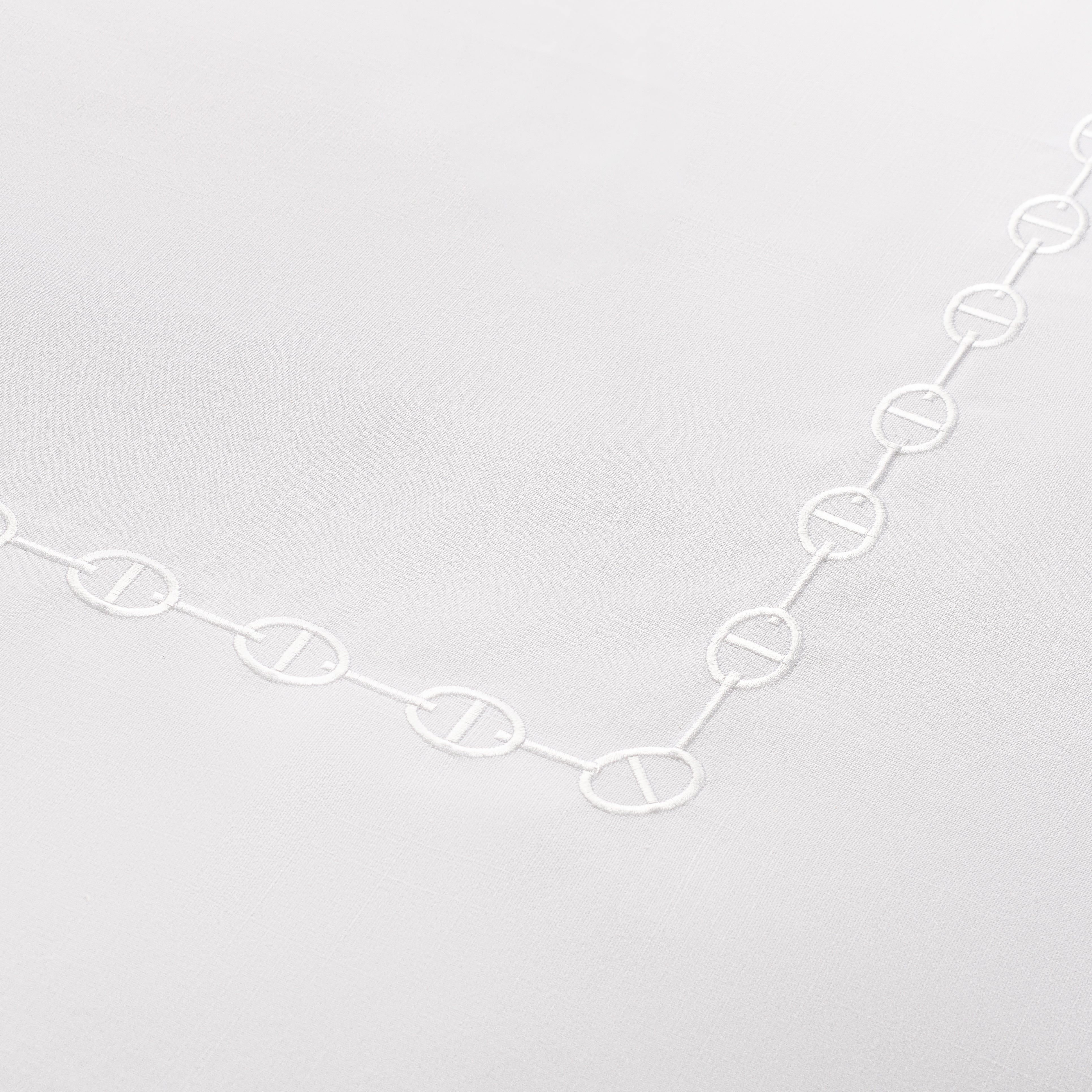 DH Chain Link Tablecloth - Image 2