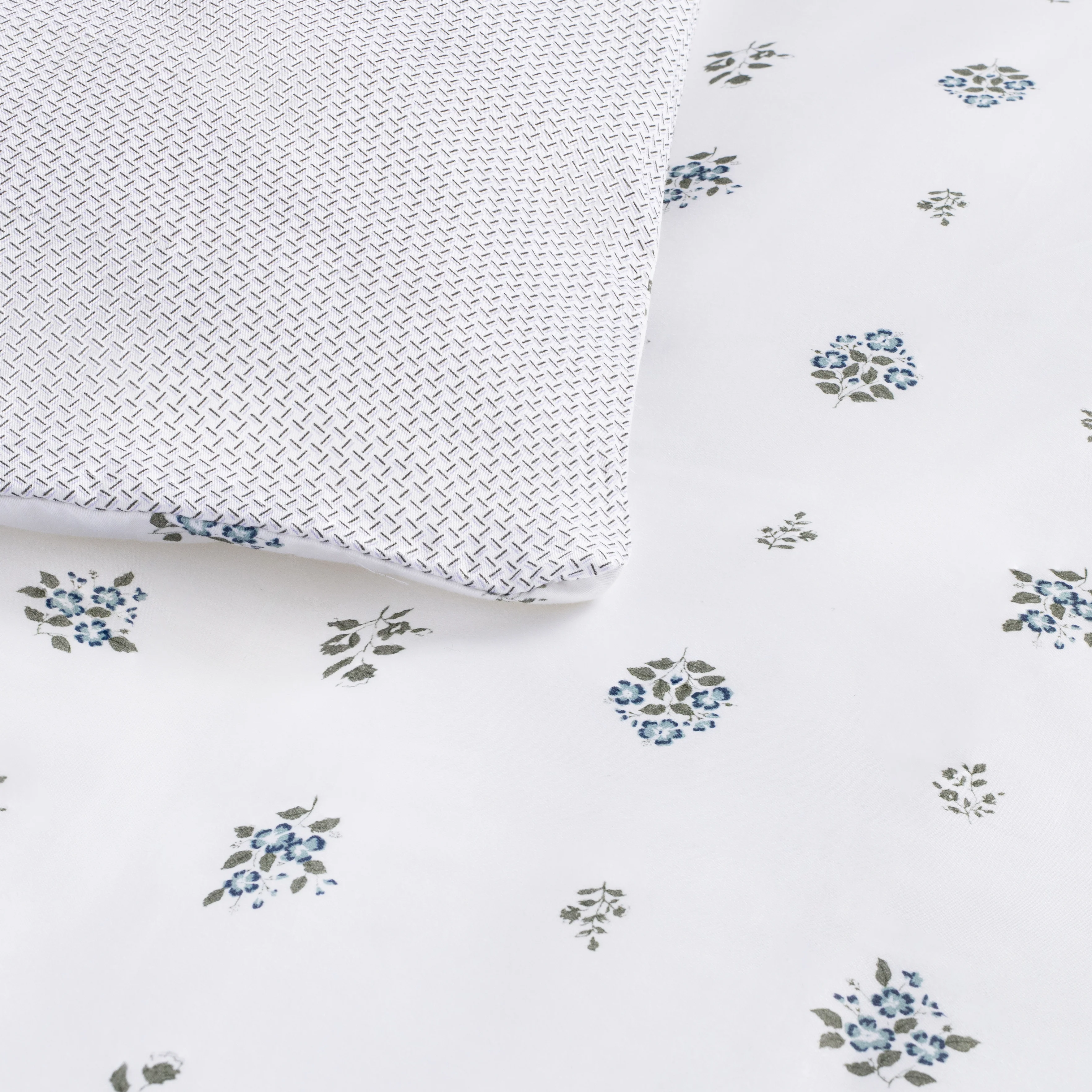 DH Feuille Bluer Crib And Toddler Duvet - Image 2
