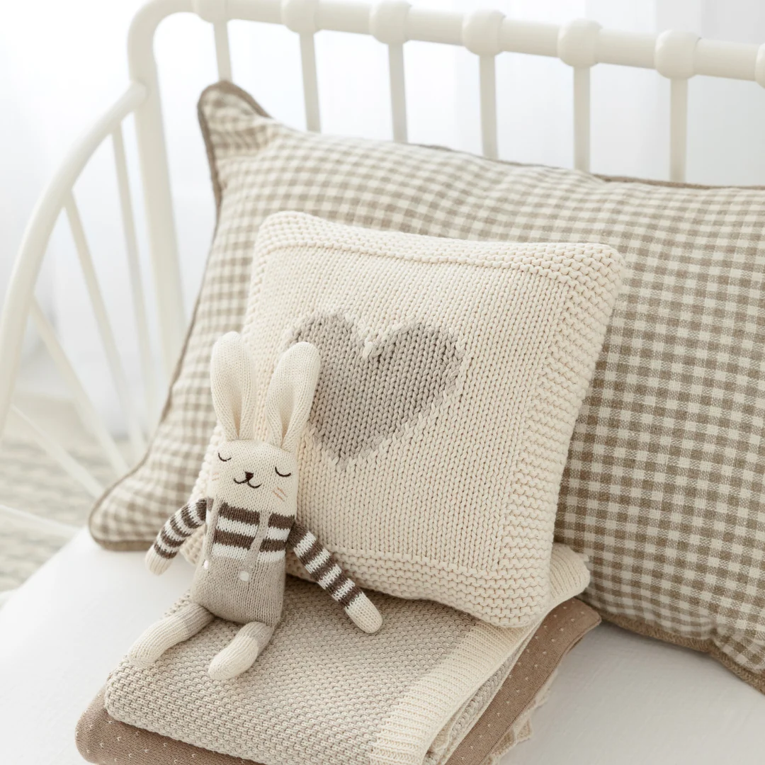 DH Mini Toss Grey Heart Cushion - Image 3