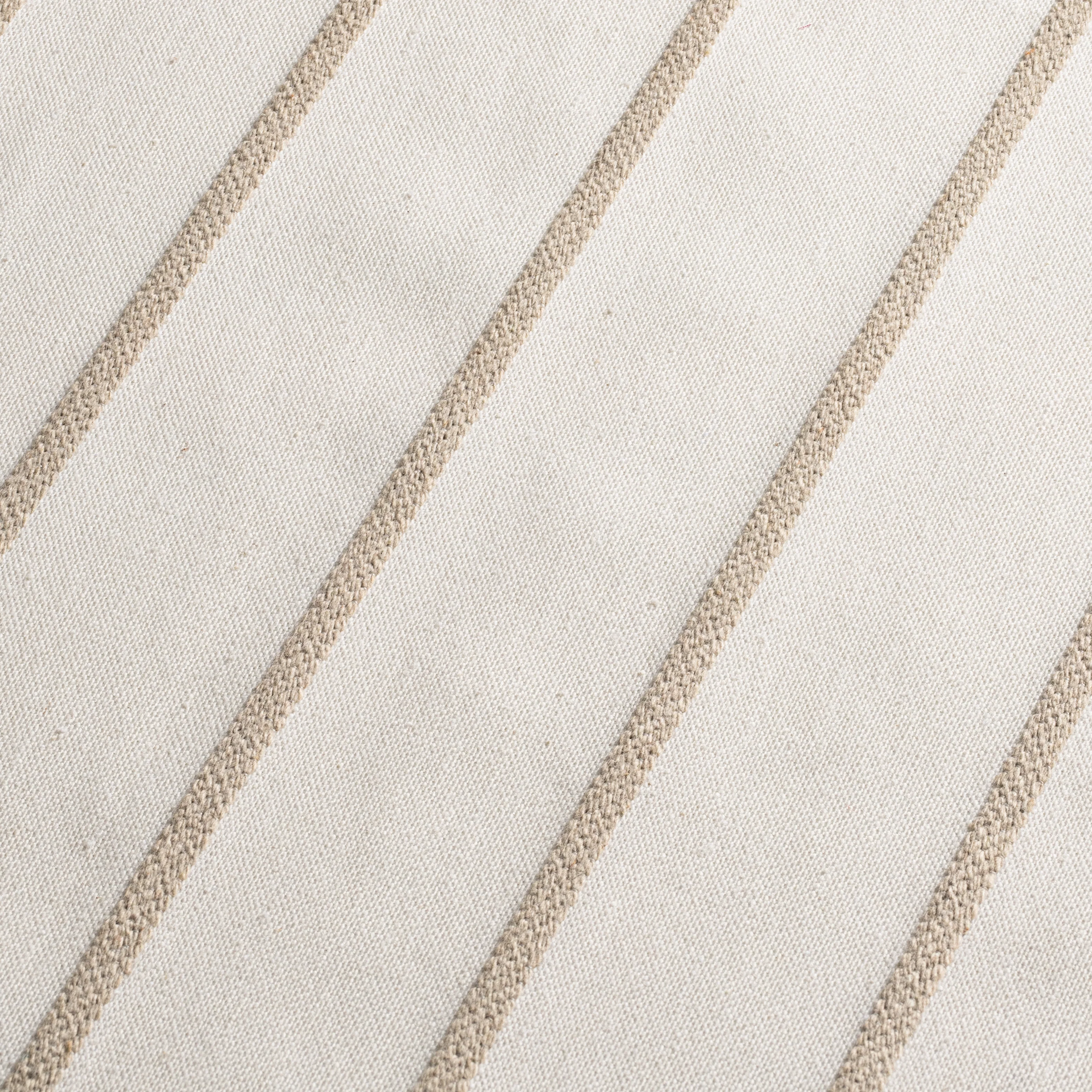 DH Striped Darwinia Tablecloth - Image 3