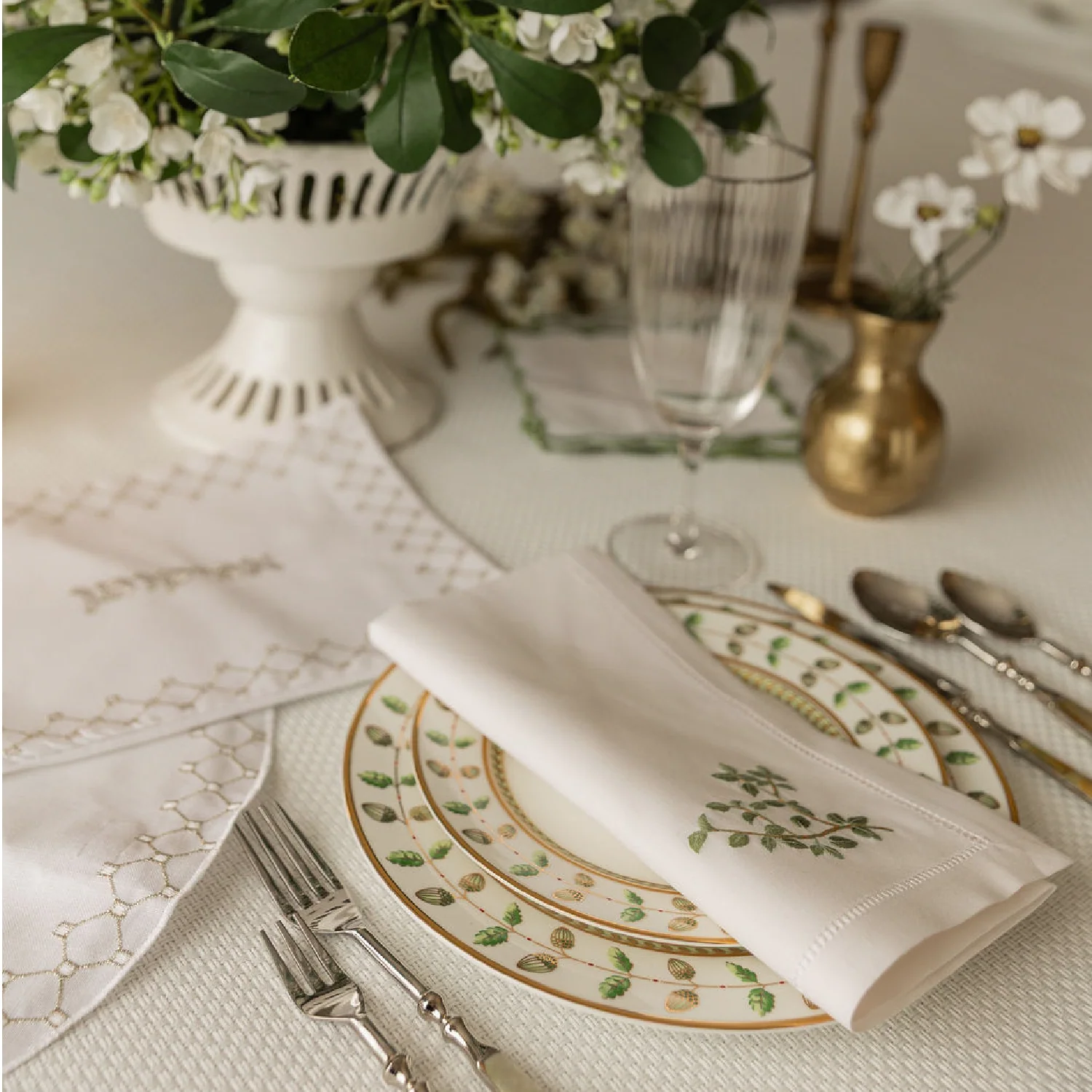 S/6 Embroidered Oregano Hemstitch Napkin - Image 2