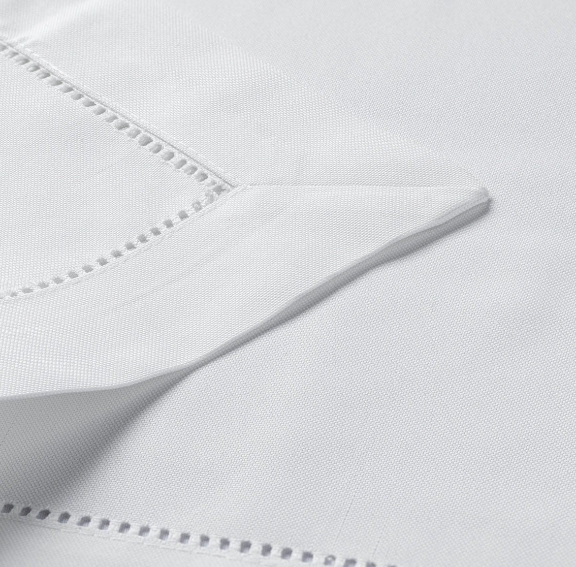 Etched Hemstitch Border Tablecloth - Image 2