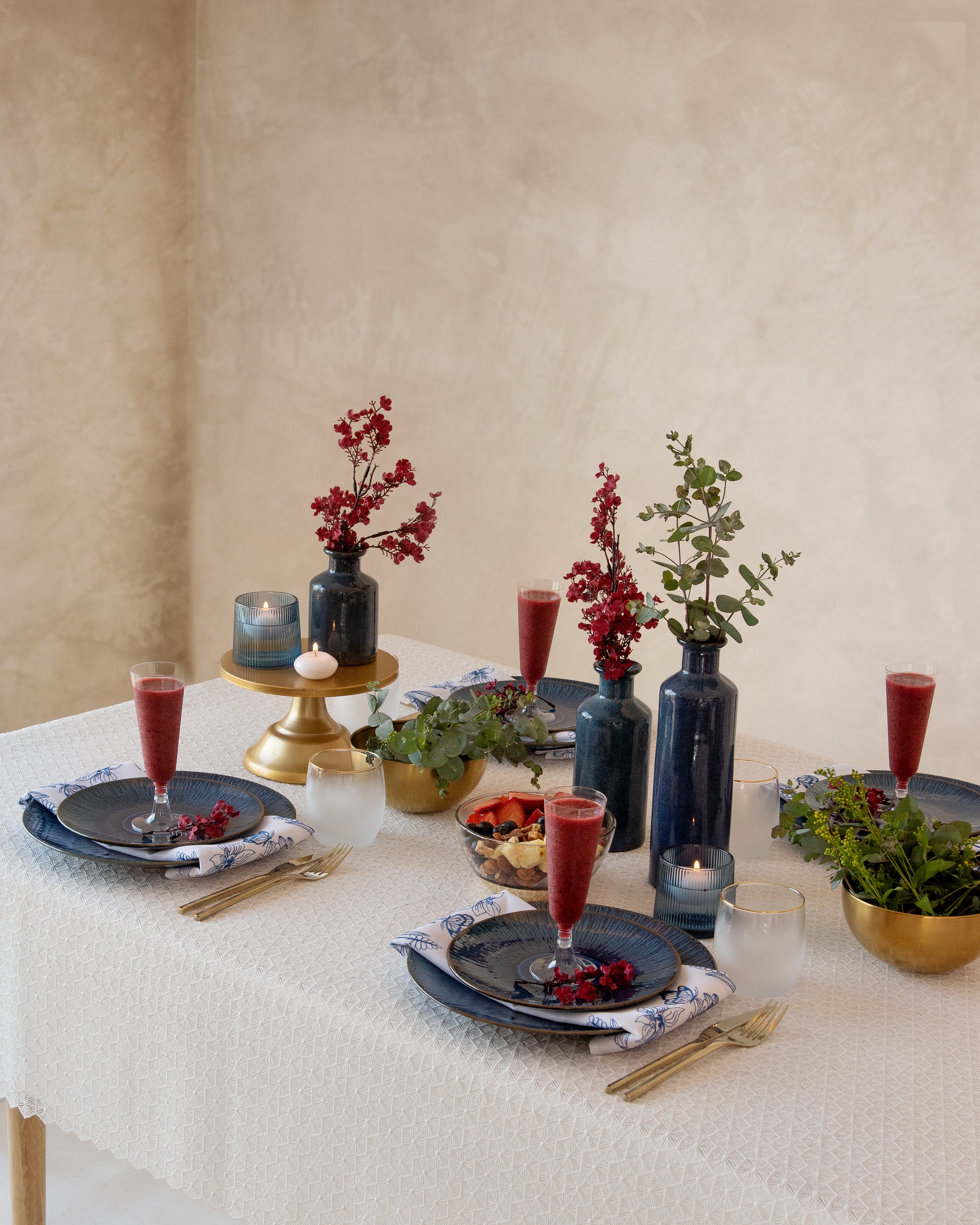 Halder White Lined Tablecloth - Image 3