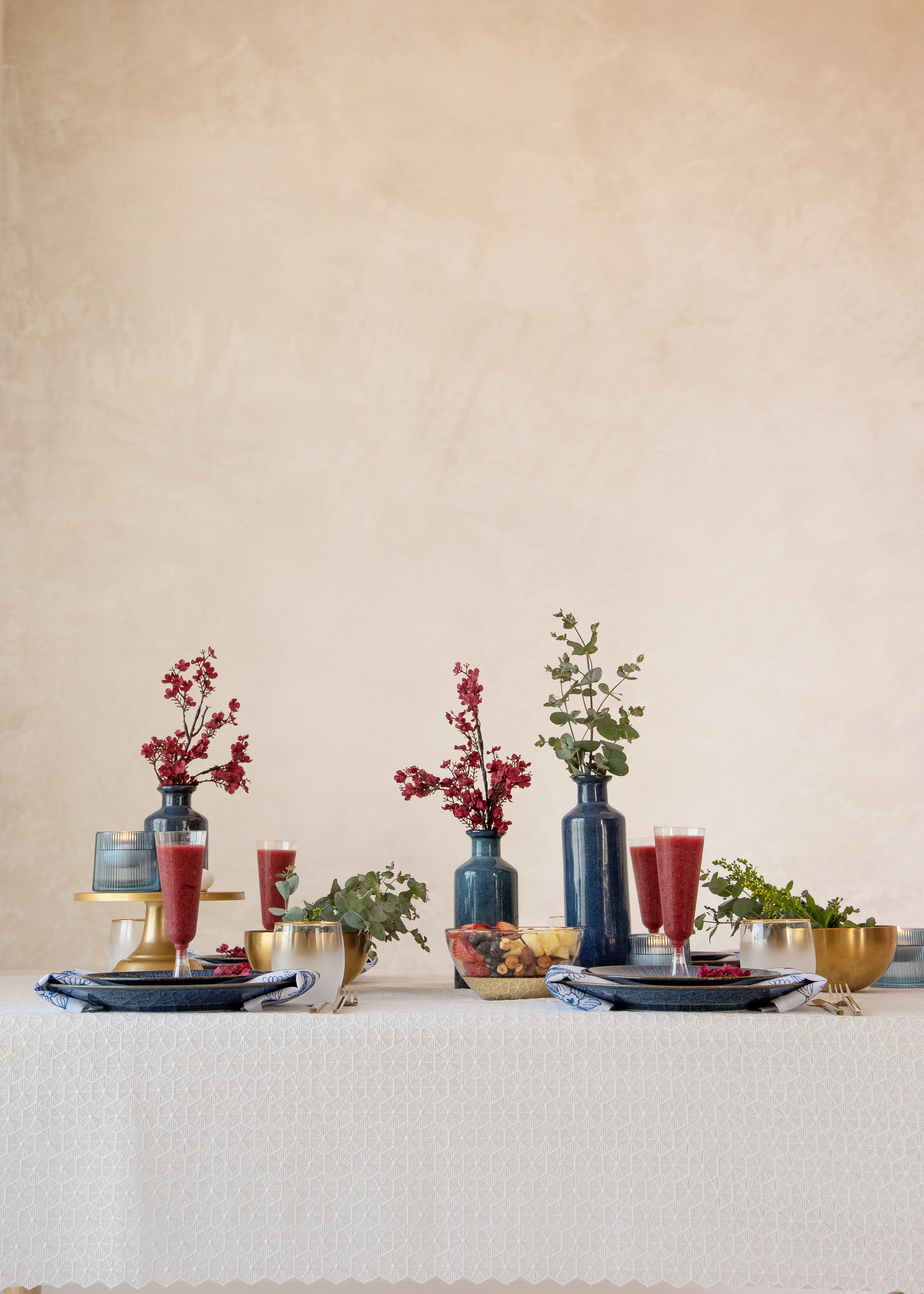 Halder White Lined Tablecloth - Image 4