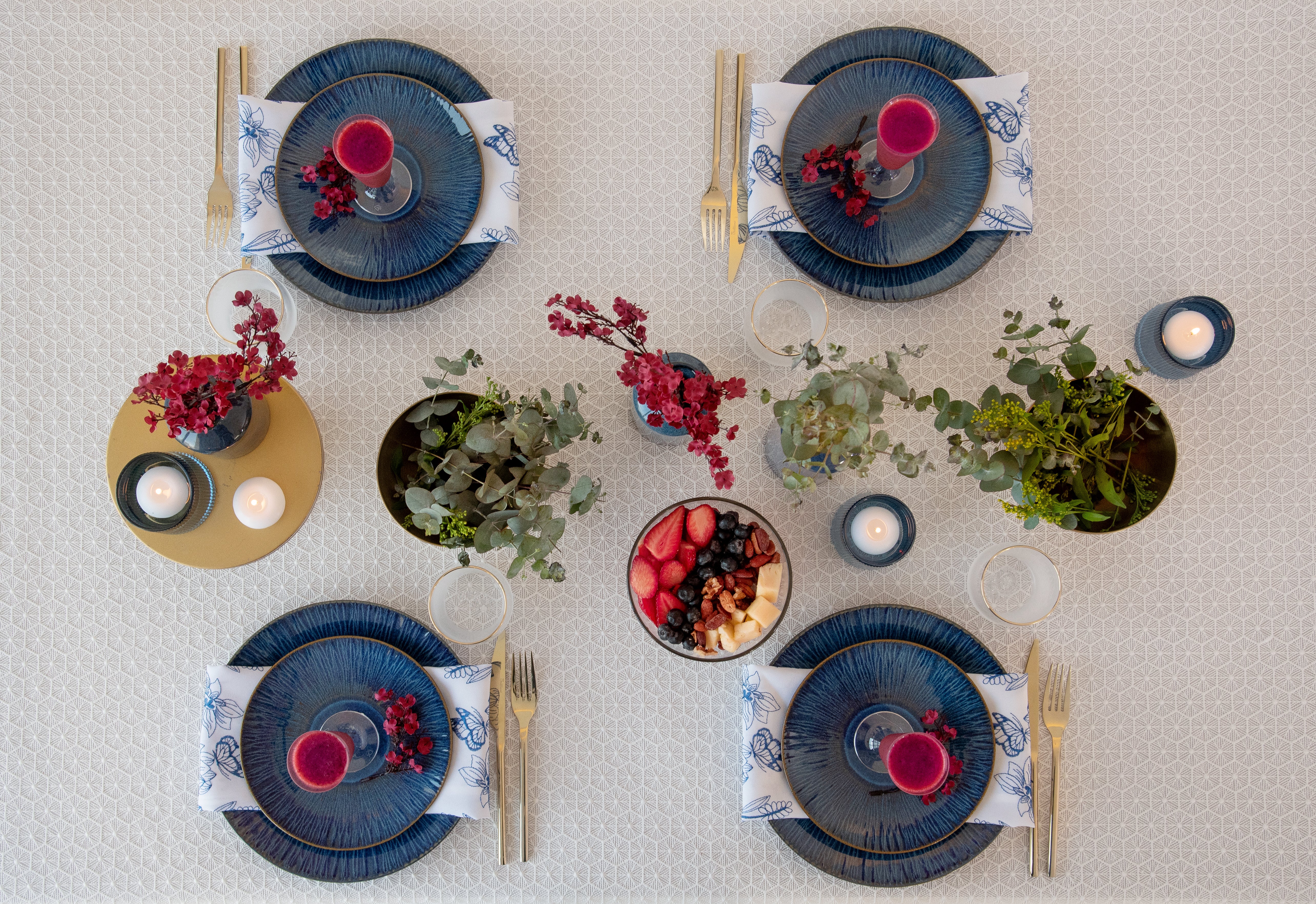 Halder White Lined Tablecloth - Image 6