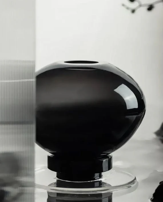 Innovative Design Ball Vase - Image 2
