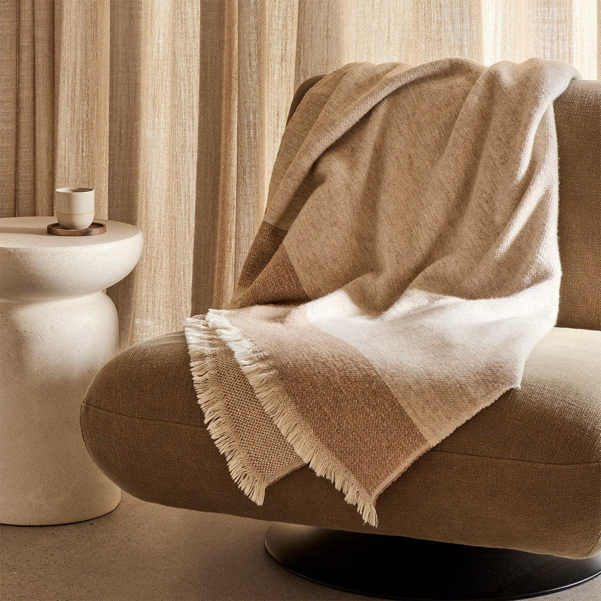 Hugo Boss Loop Throw - Image 2