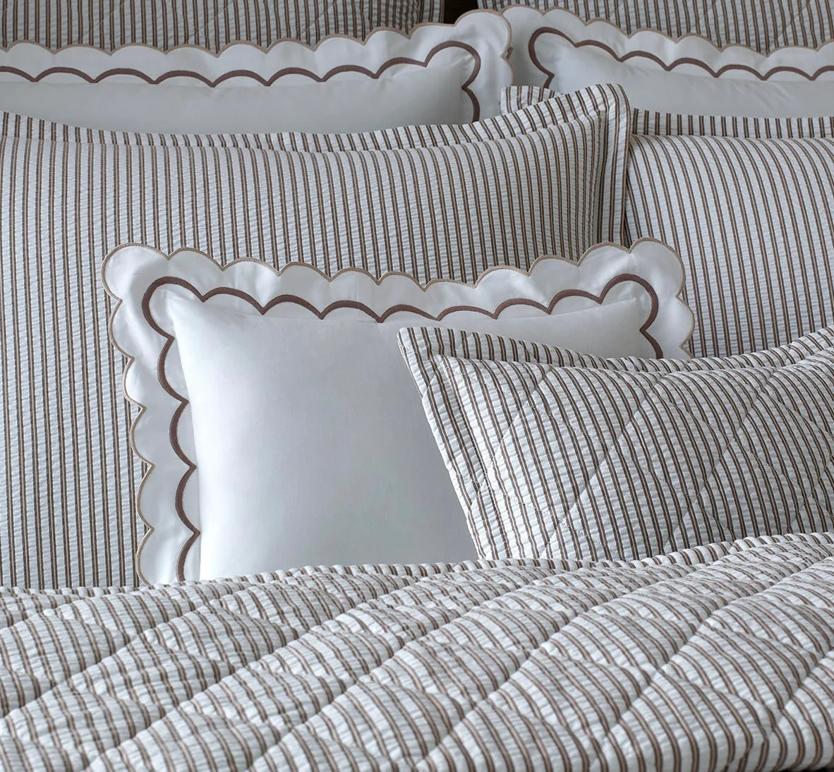 Matouk India Duvet - Image 2