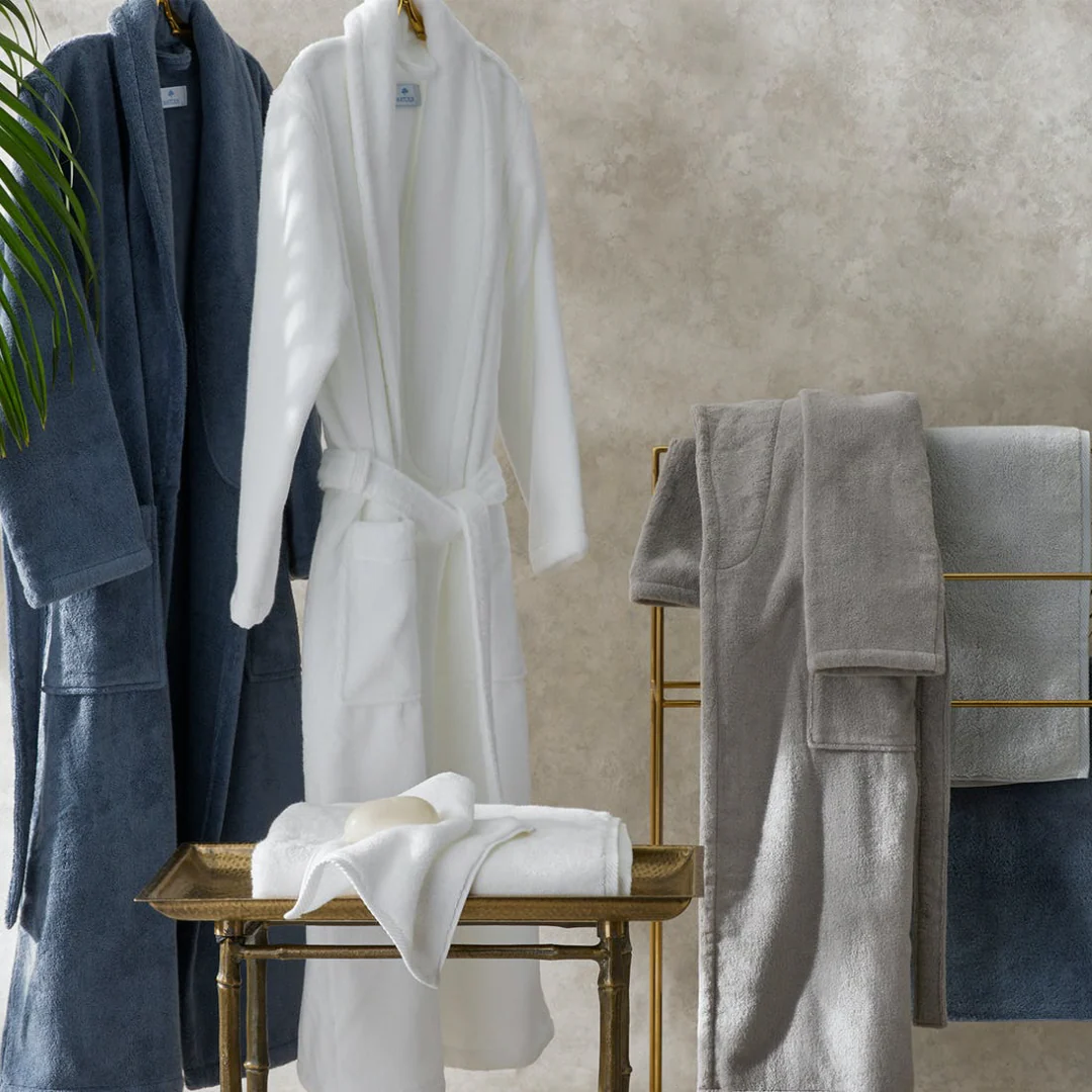 Matouk Milagro Bath Robe - Image 4