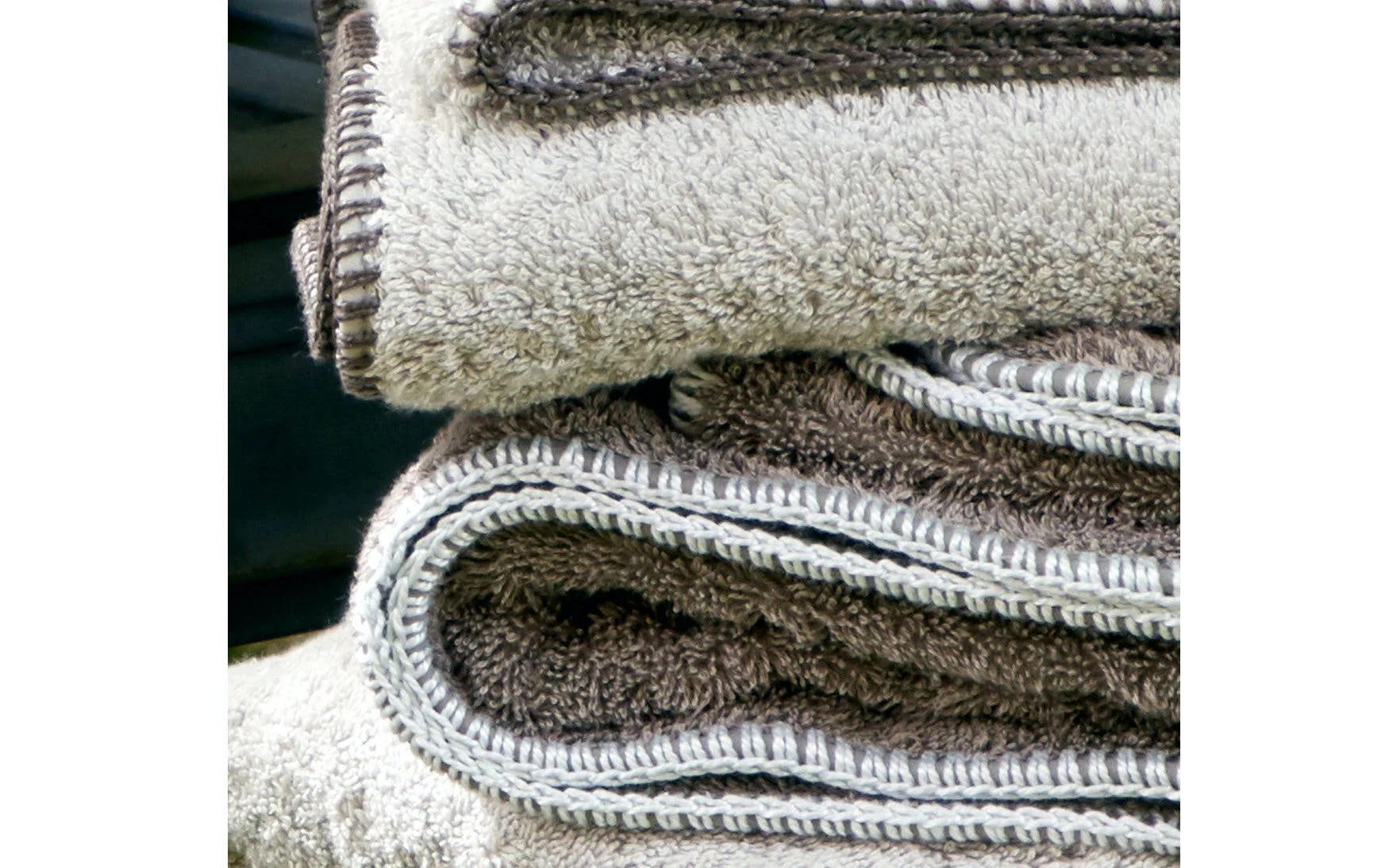 Matouk Whipstitch Towel - Image 2