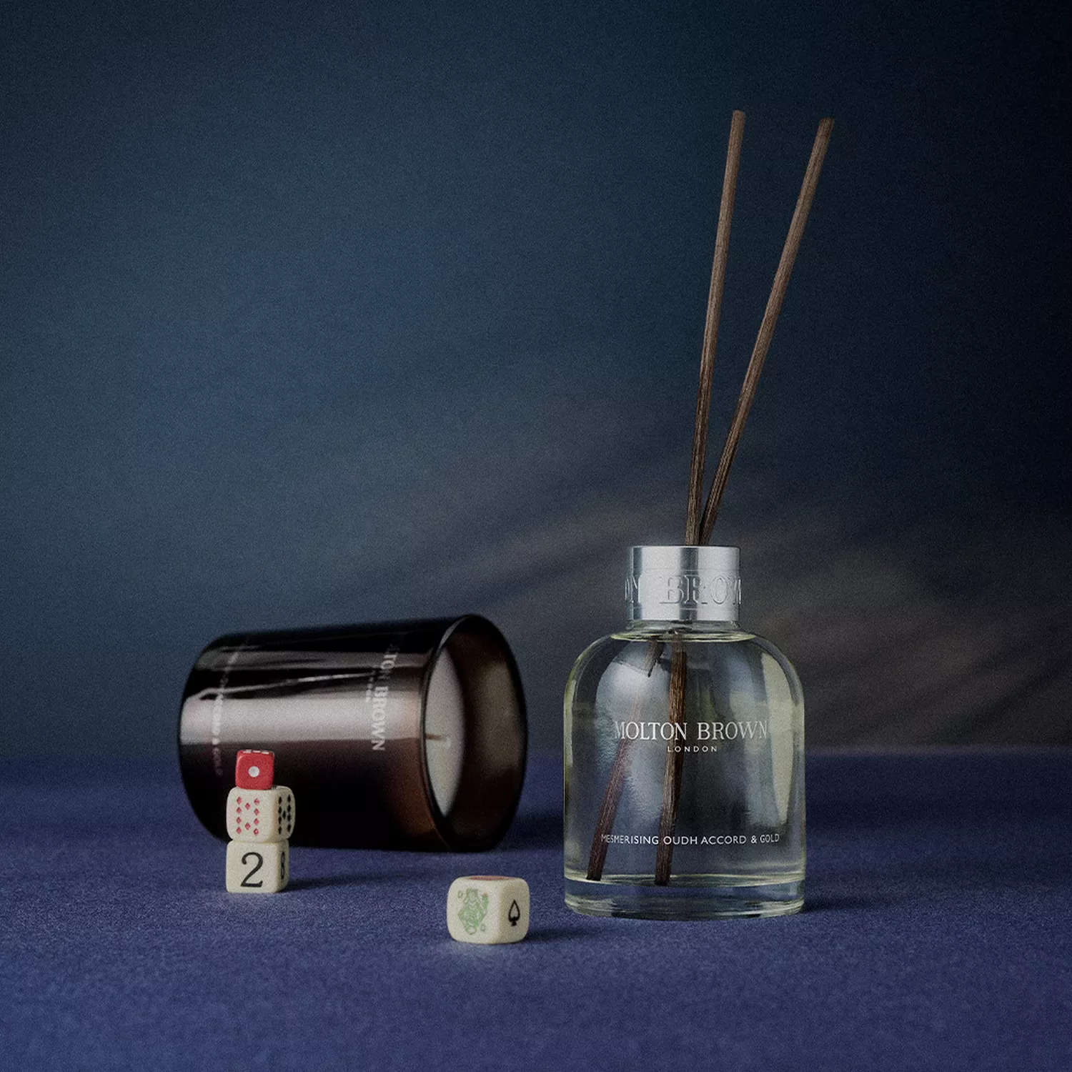 Mesmerising Oudh Accord & Gold Signature Candle - Image 2