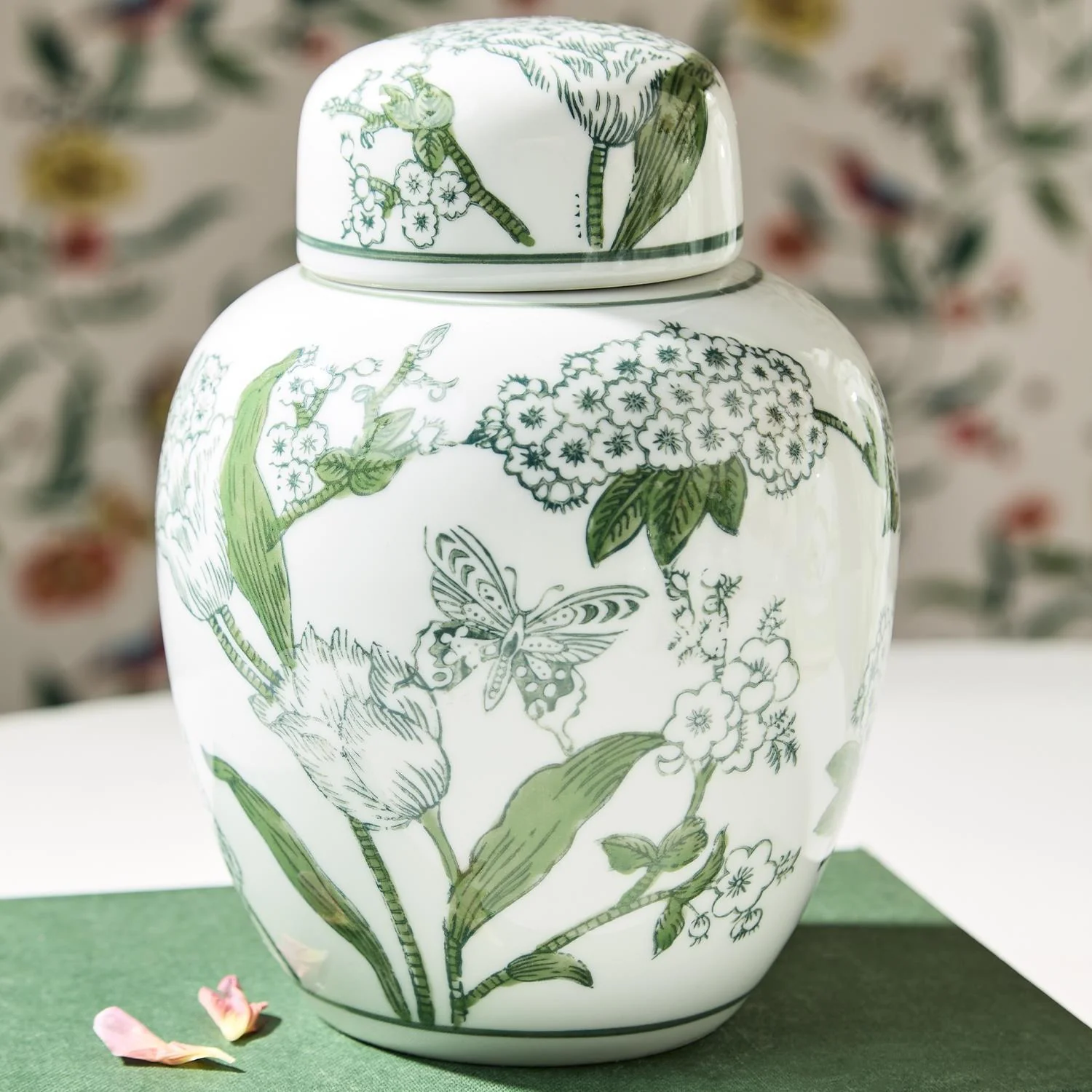 Green and White Chinoiserie Jar with Lid - Image 2