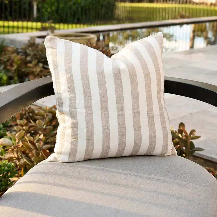 Santi Outdoor Linen Cushion Cover - Image 4
