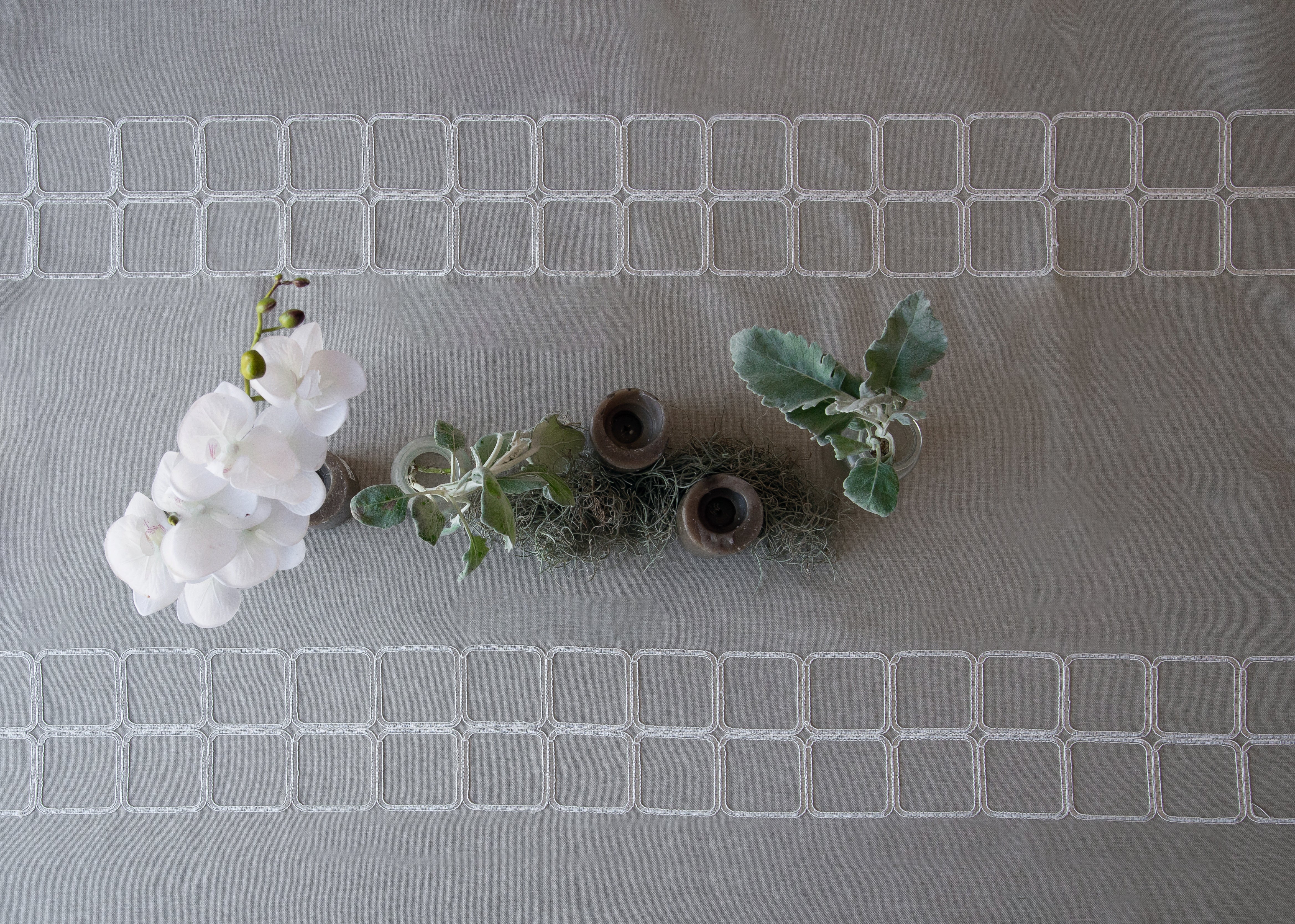 Sarrel Grey Tablecloth - Image 2