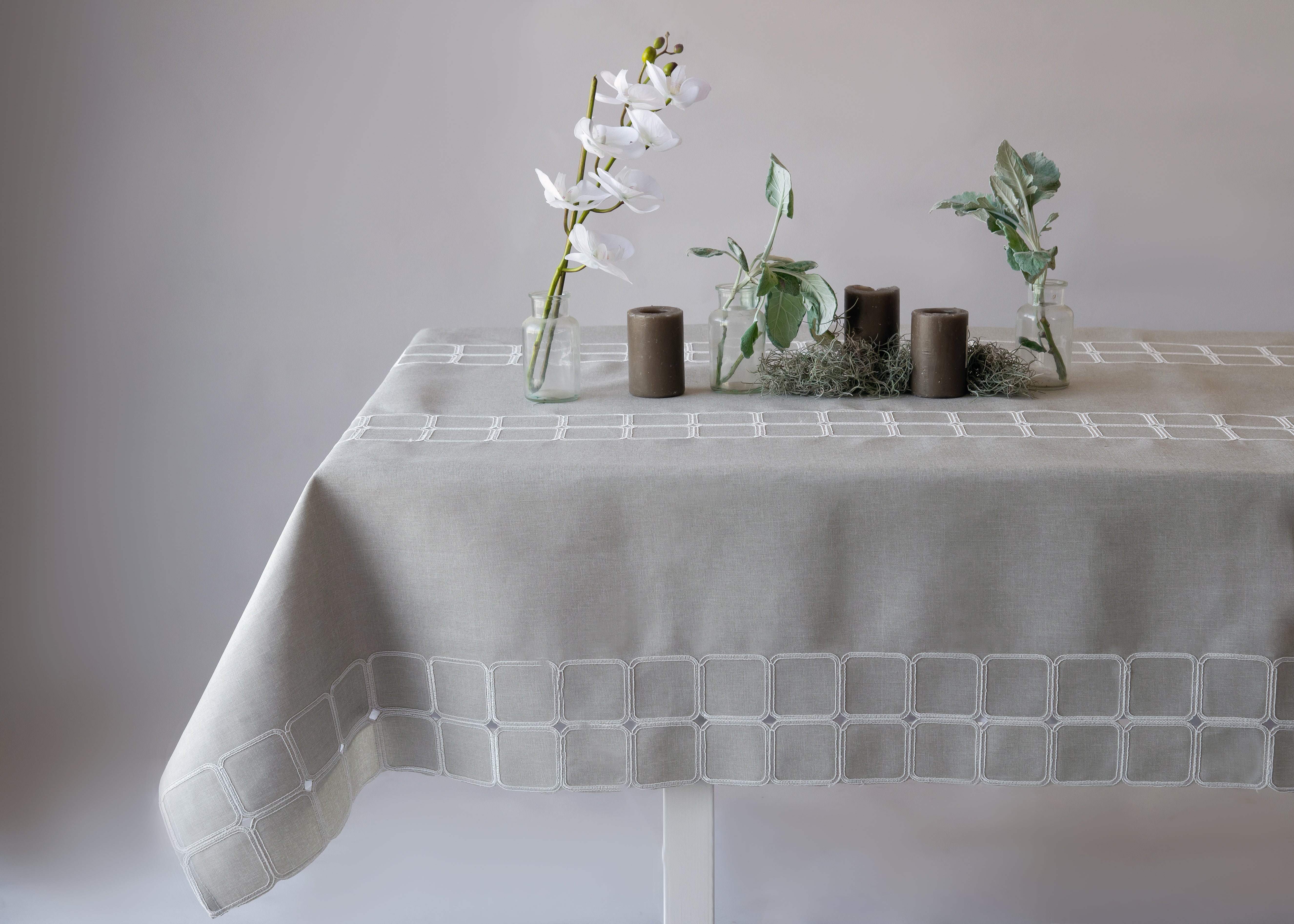 Sarrel Grey Tablecloth - Image 3