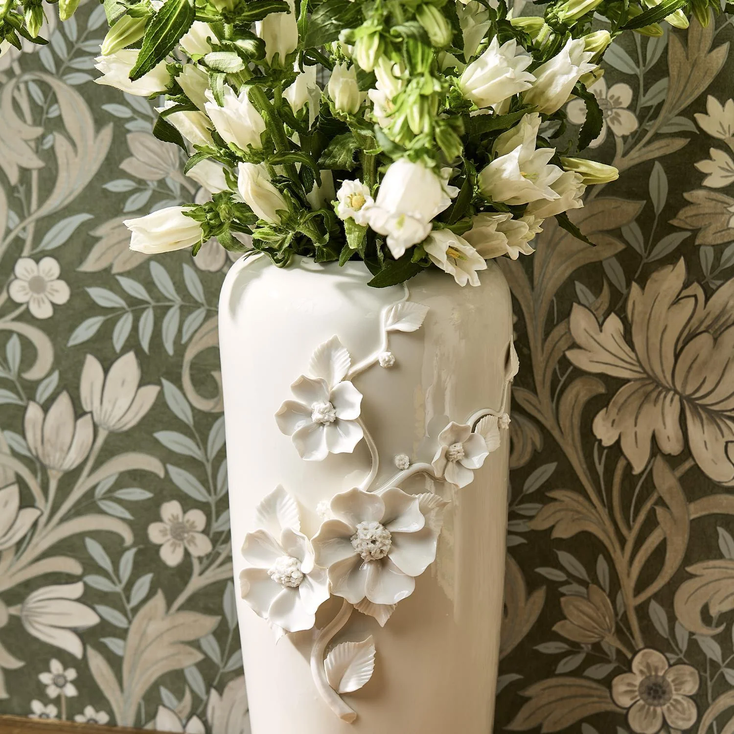 Set of 2 Vases with 3-D Sculpted Flowers - Image 2