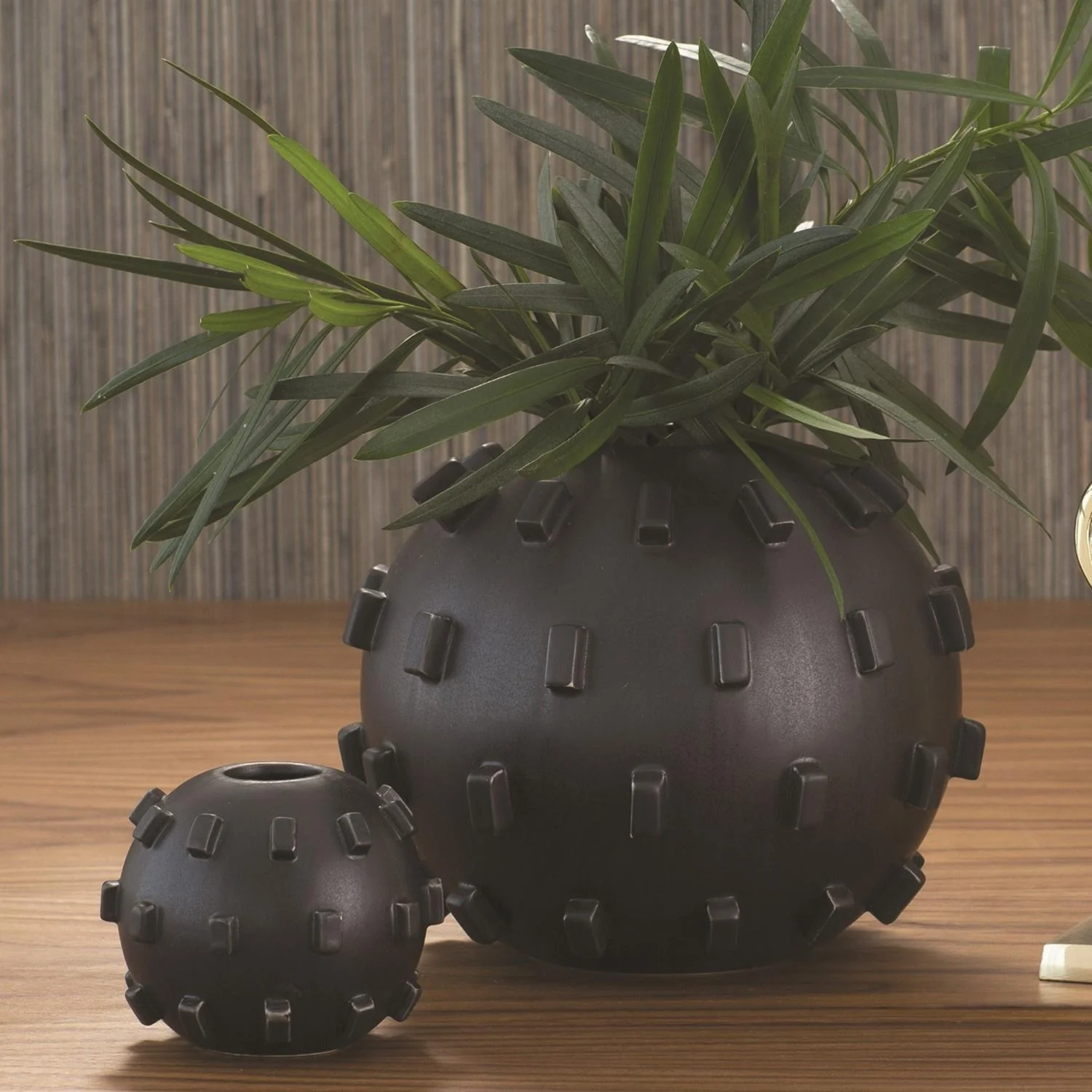 Thielo Vase - Image 2