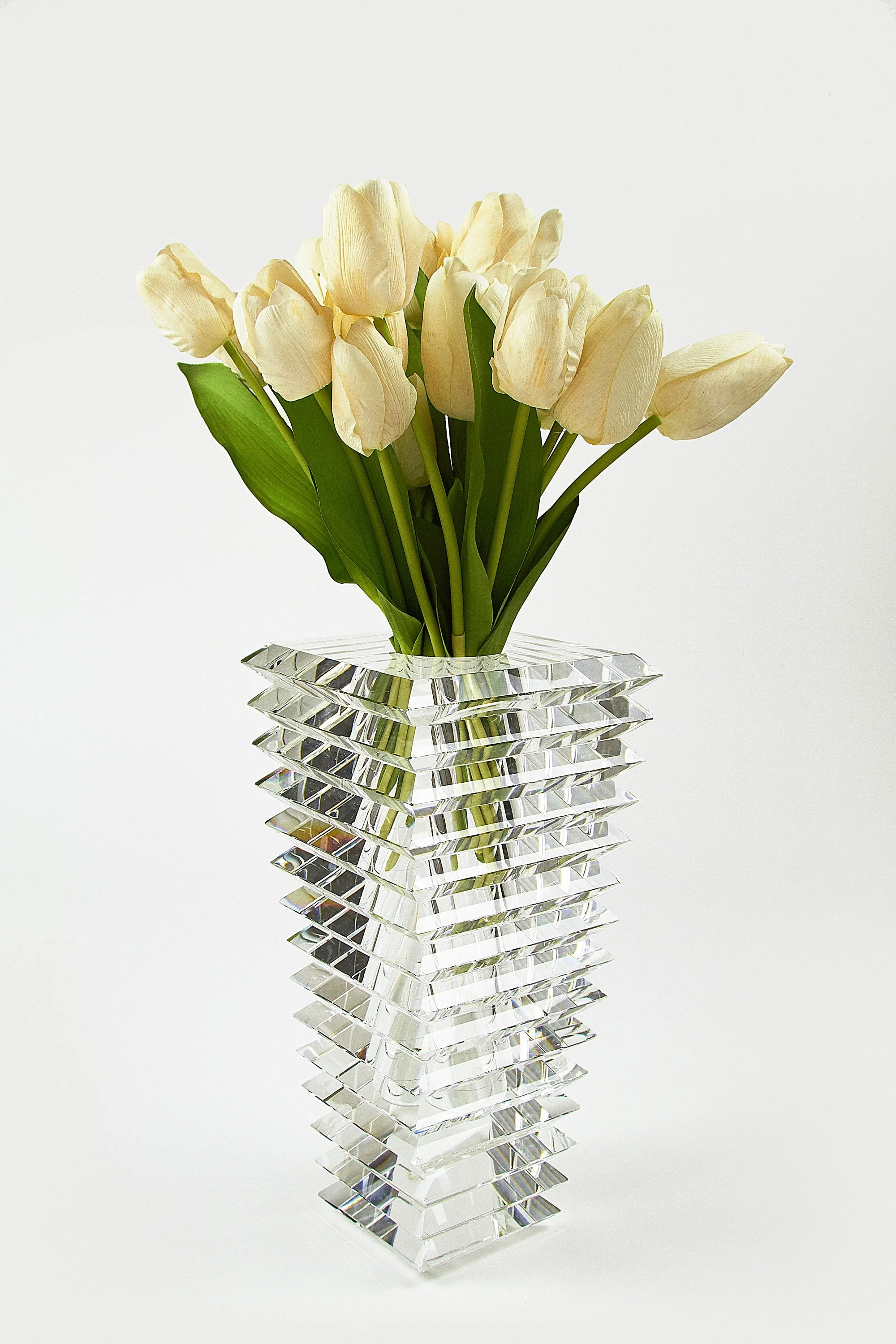 Tizo Crystal Square Cut Vase - Image 3