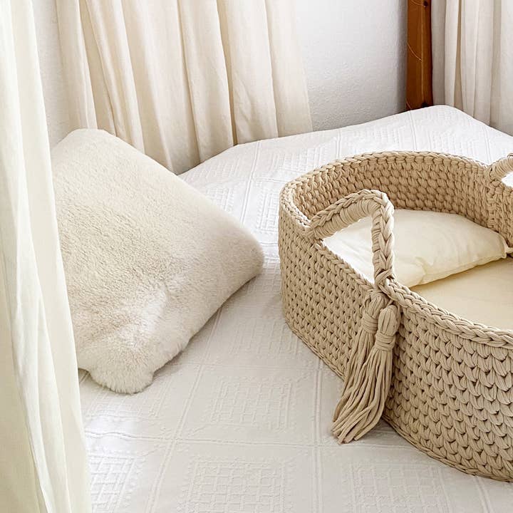Woven Basket Bassinet - Image 3