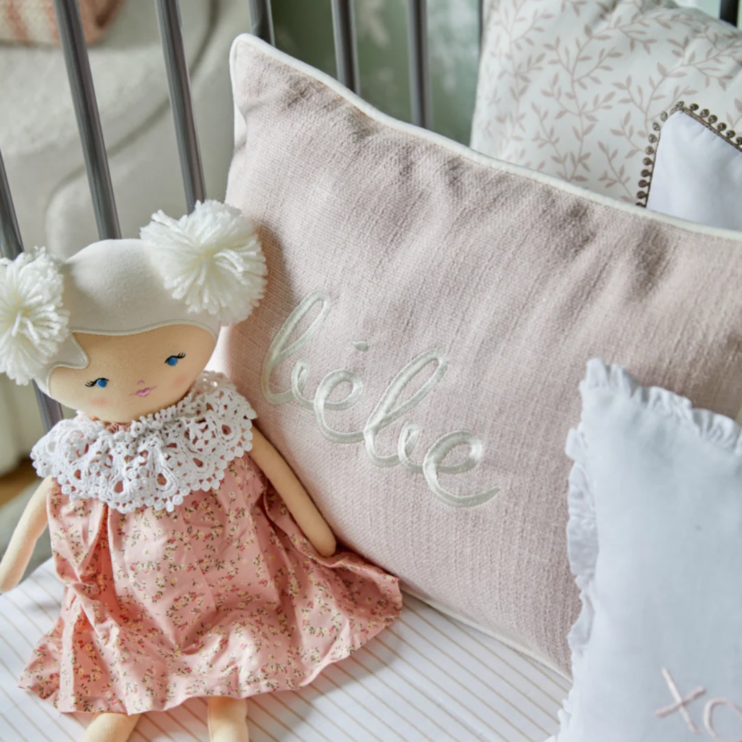 XOXO Toss Pillow - Image 3